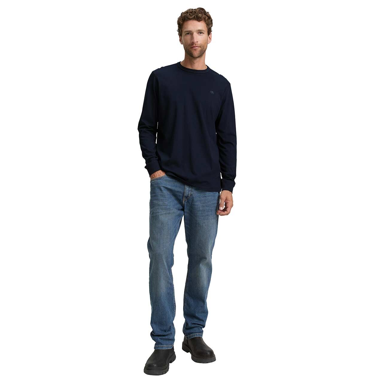 Herren Langarm Shirt von Tom Tailor in Dunkelblau, Ganzkörperansicht am Model