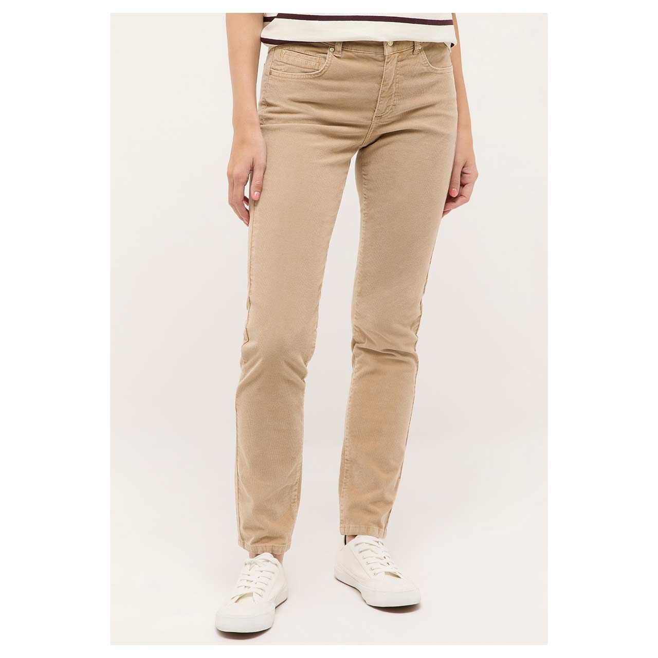Damen Cordhose Cici von Angels in Hellbraun, Vorderansicht am Model