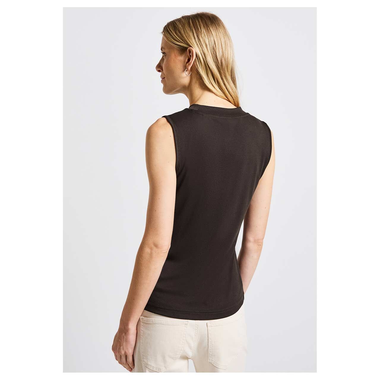 Damen Top Rib Turtle Neck von Street One in Braun, Rückansicht am Model