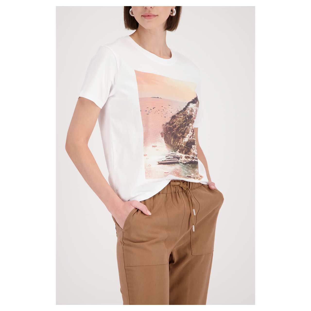 Damen T-Shirt von Monari in Weiß mit Print, Seitenansicht am Model