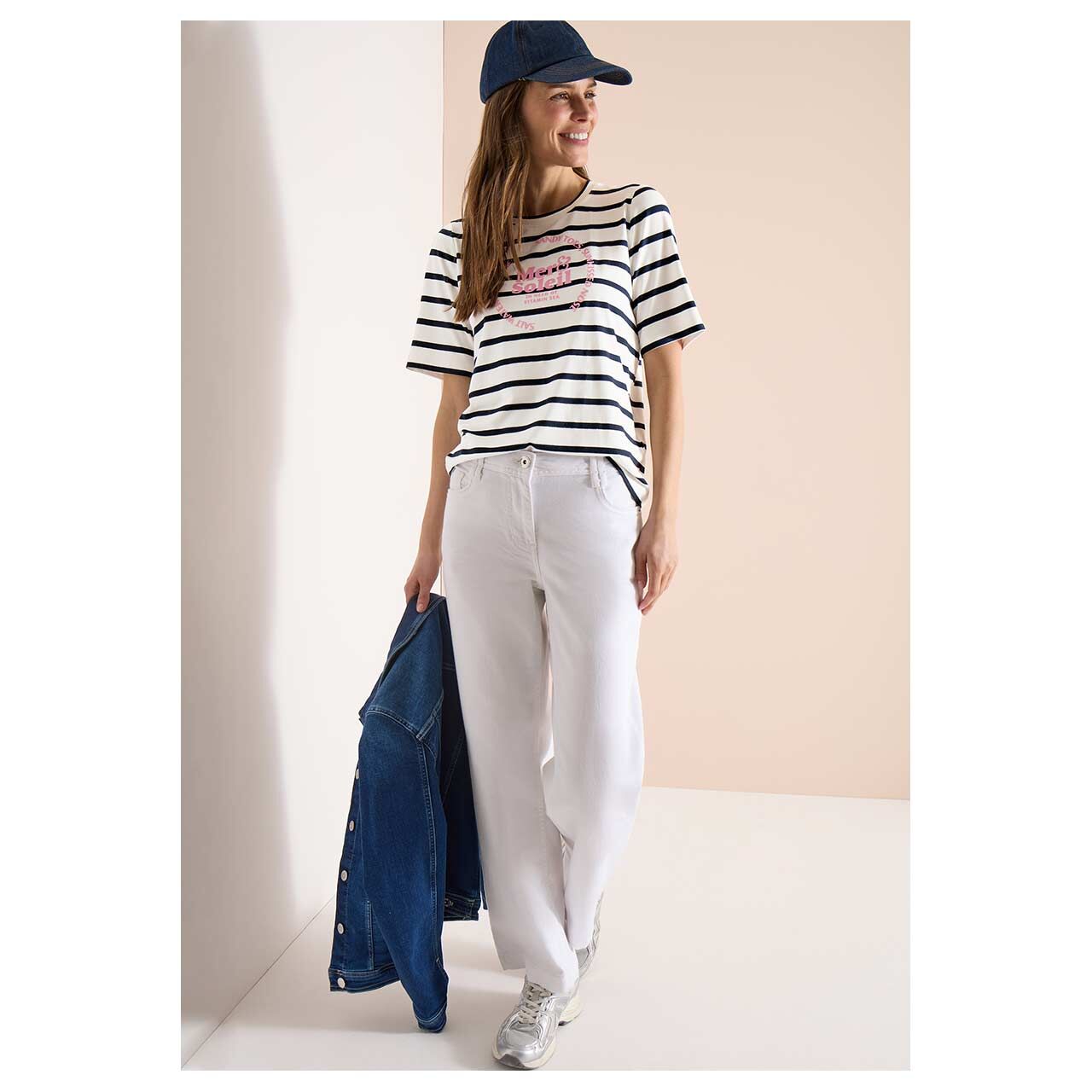 Damen T-Shirt Mer And Soleil Circle von Cecil in Blau gestreift mit Print, Ganzkörperansicht am Model