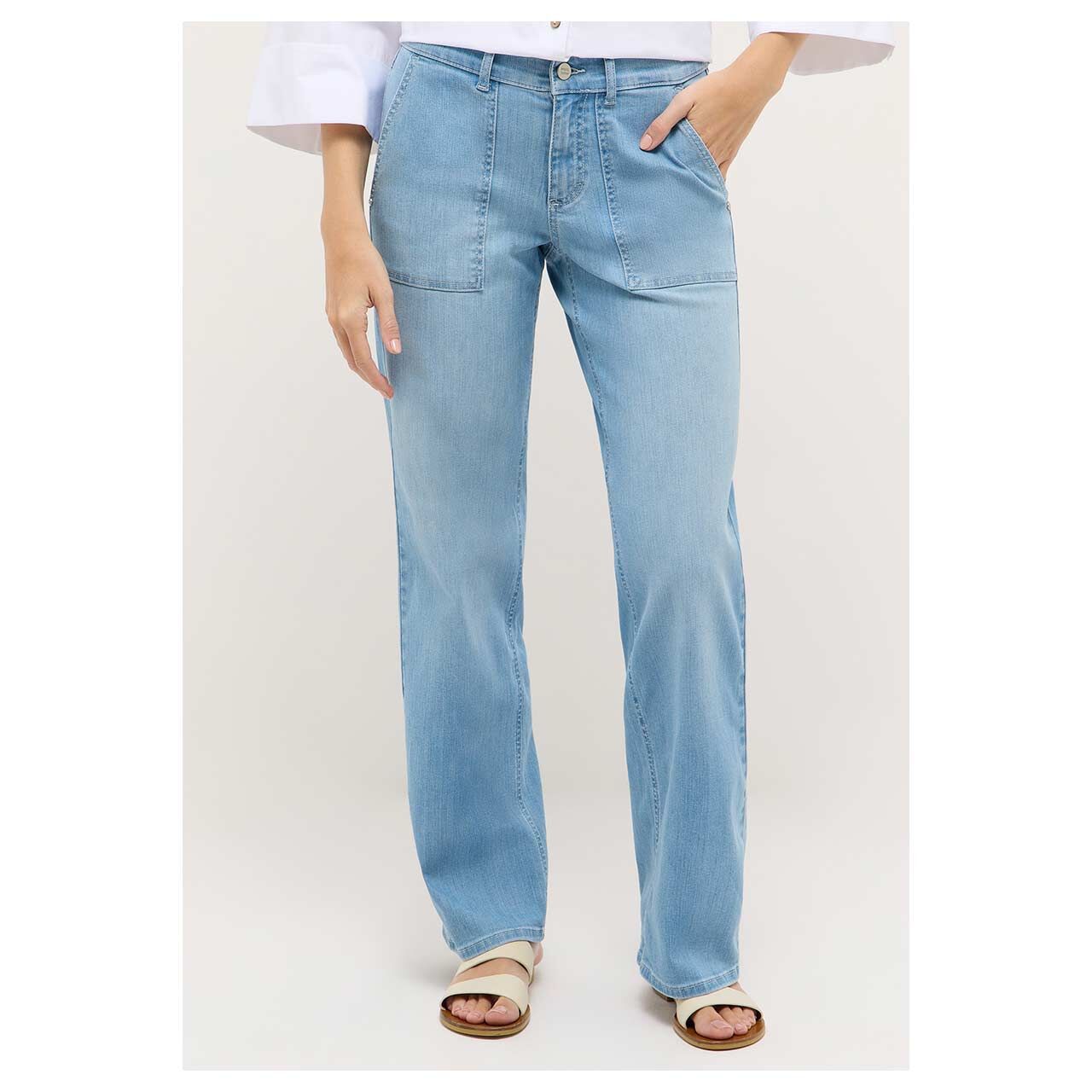 Stretch Damenjeans Liz Urban von Angels in Hellblau, Vorderansicht Model