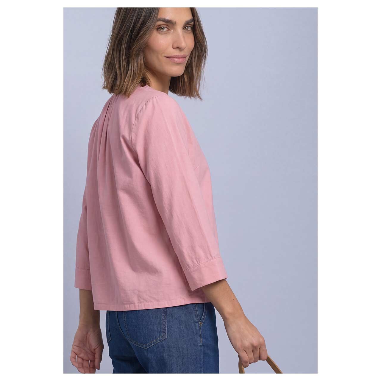 Damen 3/4 Arm Cord Bluse Corduroy Splitneck von Street One in Rosa, Rückansicht am Model