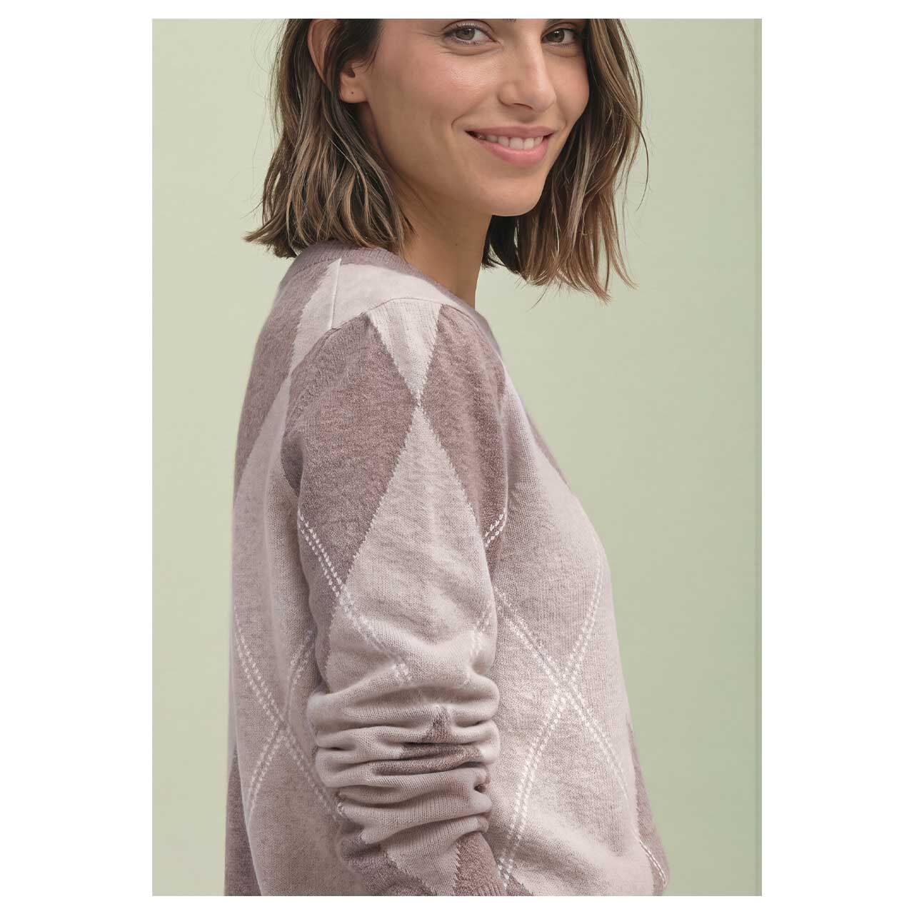 Damen Pullover Cosy Sweater Intarsia von Street One in Beige mit Print, detaillierte Seitenansicht am Model