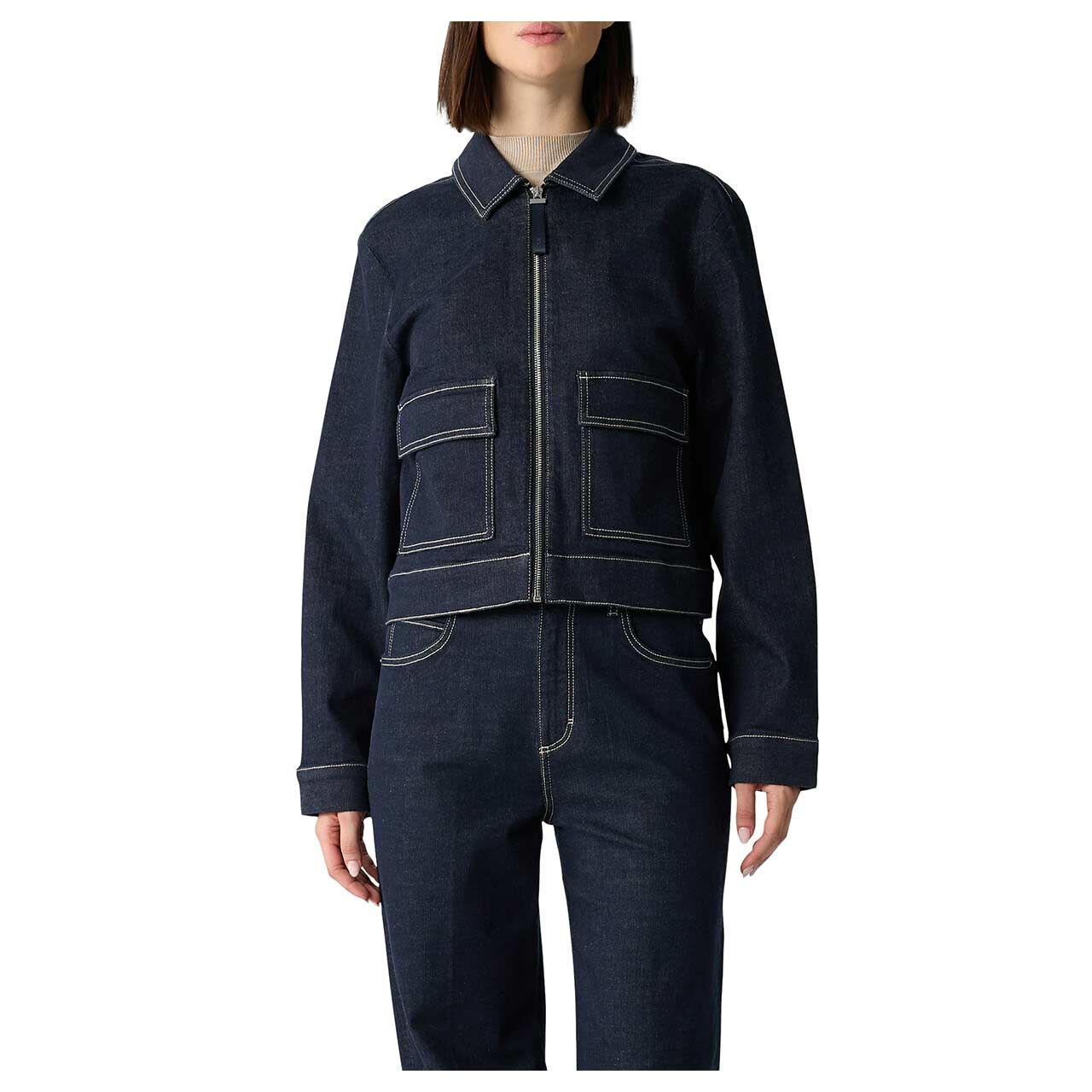 Damen Jeansjacke von Comma in Dunkelblau, Vorderansicht am Model