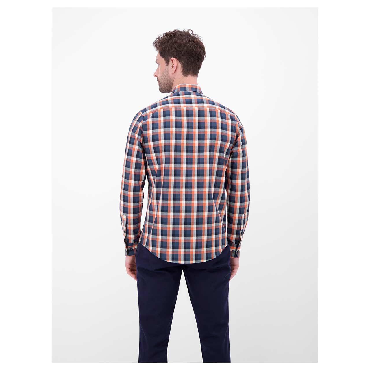 Herren Langarm Hemd von Lerros in Rot kariert, Rückansicht am Model