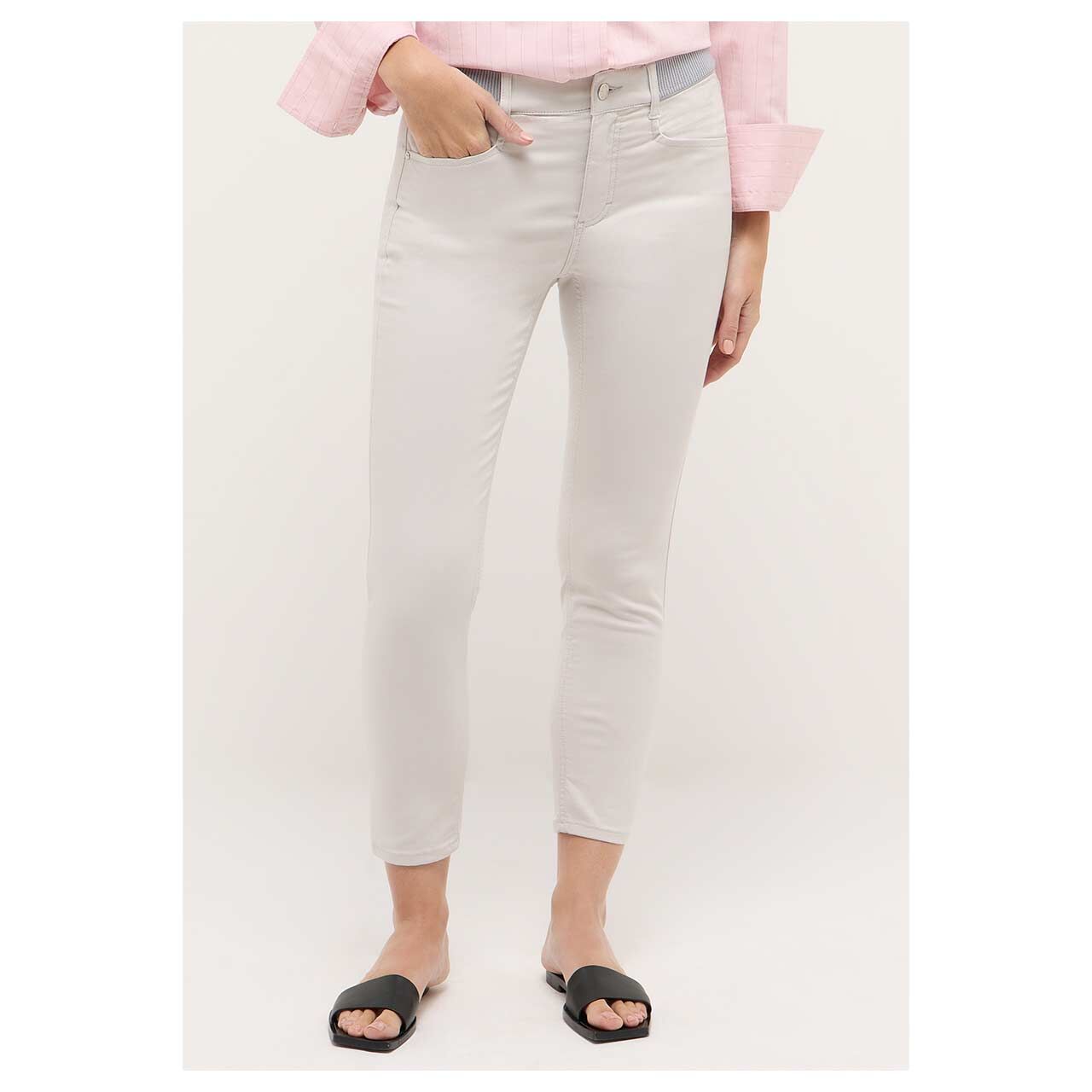 Damen 7/8 Jeans Ornella Sporty von Angels in Hellgrau, Vorderansicht am Model