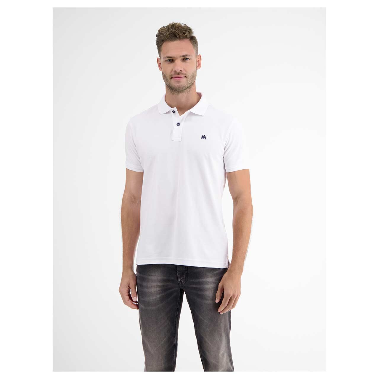 Herren Piqué Poloshirt von Lerros in Weiß, Vorderansicht am Model