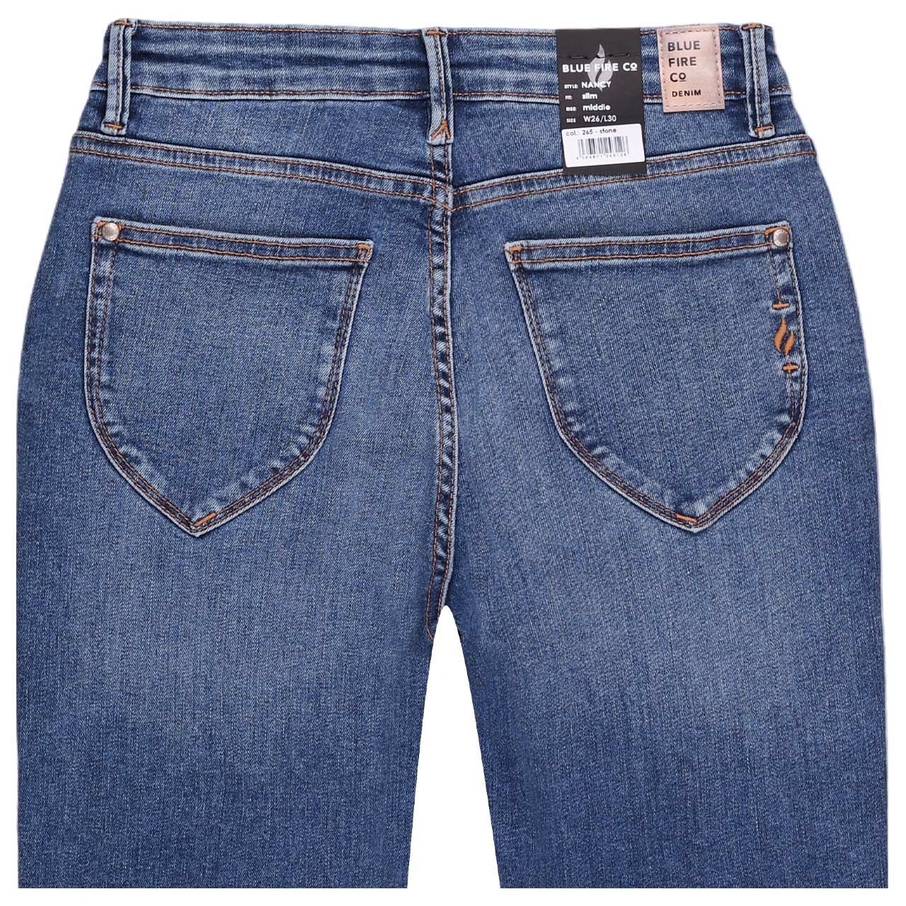 Stretch Damenjeans Nancy Slim von Blue Fire in Blau angewaschen, detaillierte Rückansicht
