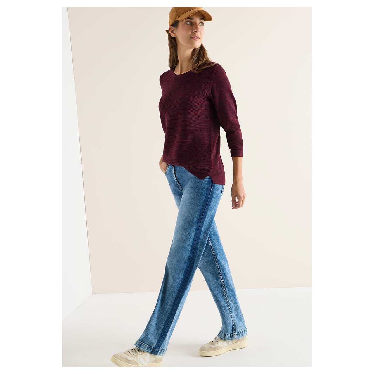 Damen Pullover Structured Roundneck von Cecil in Lila meliert, Ganzkörperansicht am Model