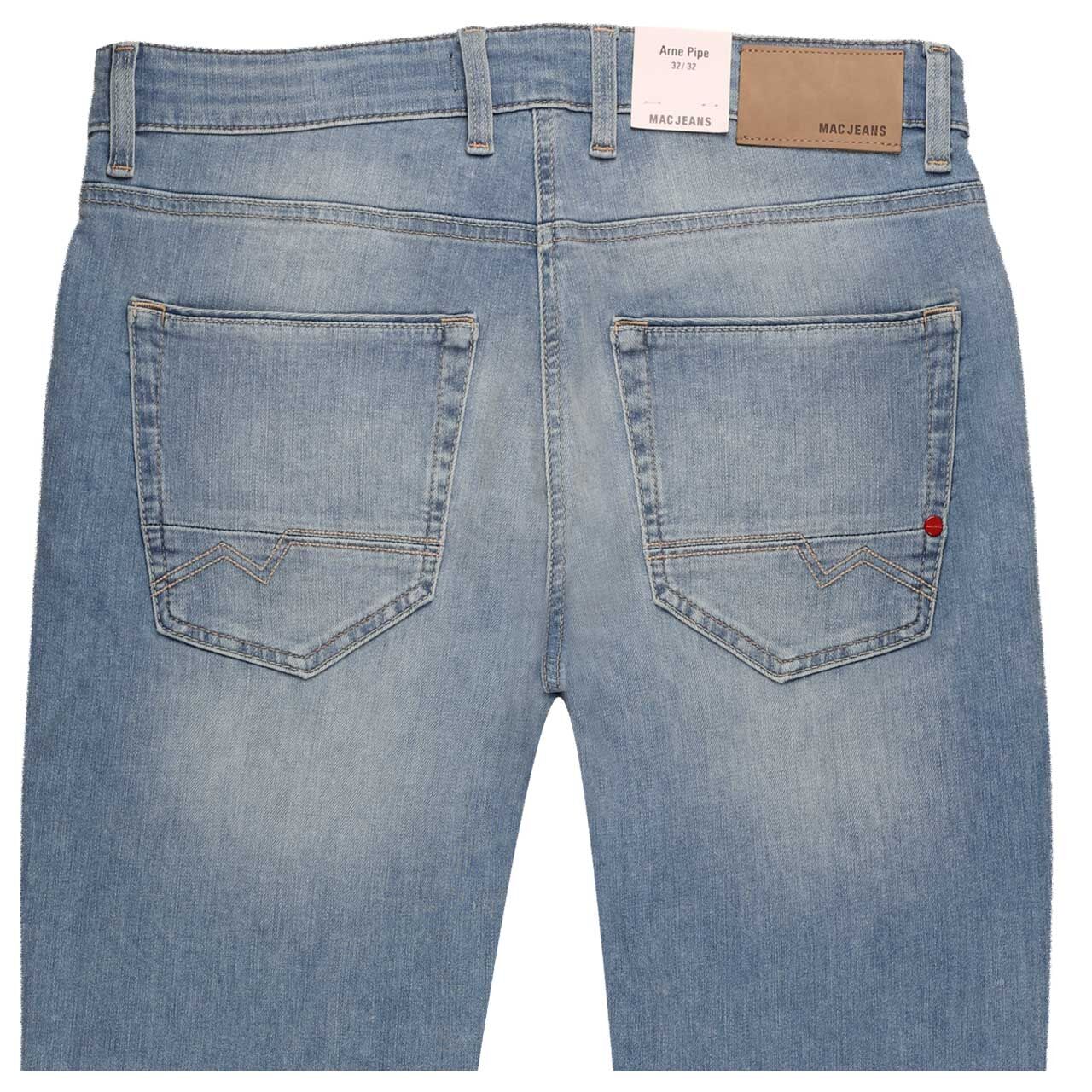 Stretch Herrenjeans Arne Pipe Driver von MAC in Hellblau verwaschen, detaillierte Rückansicht