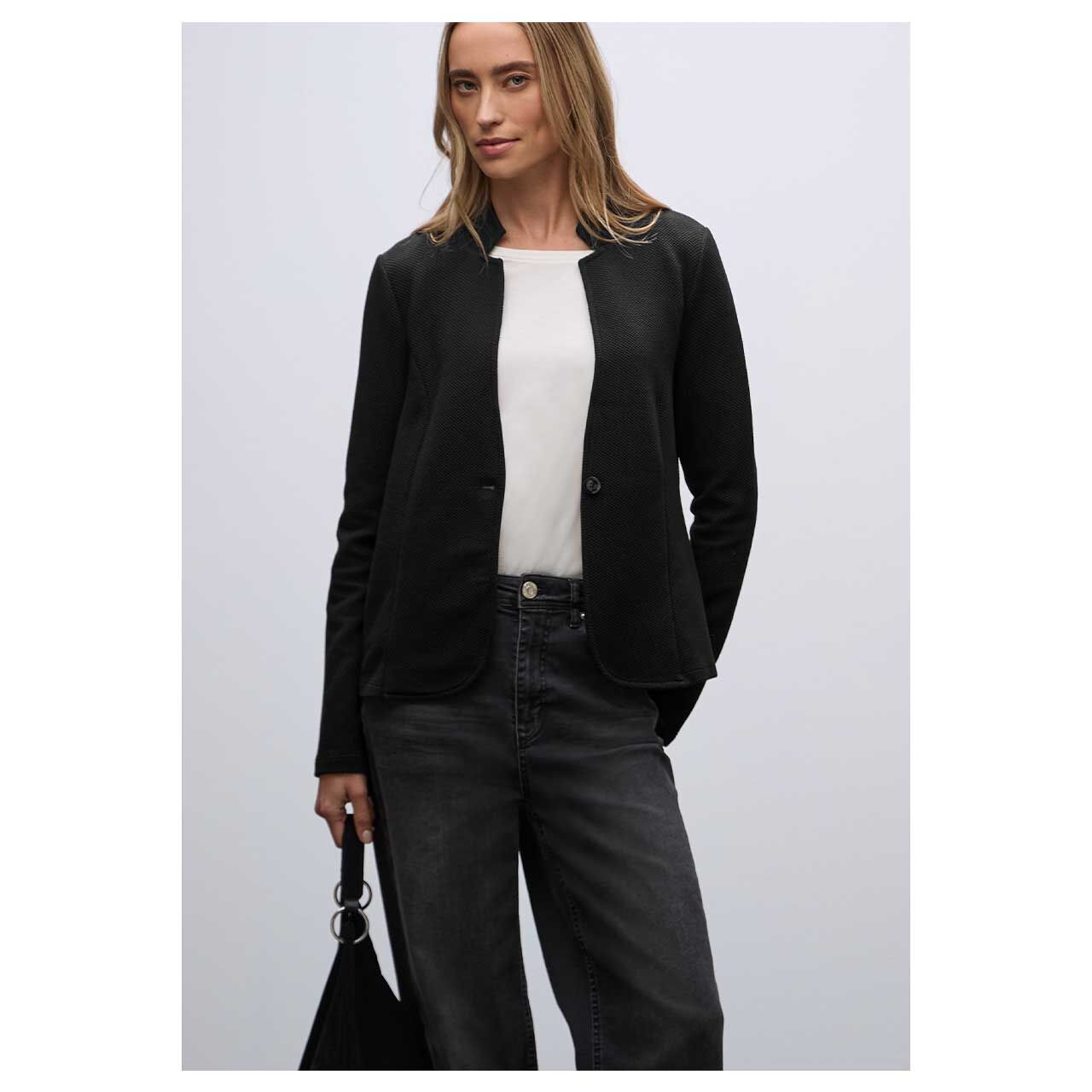 Damen Blazer Jacquard Structure von Street One in Schwarz, Vorderansicht am Model
