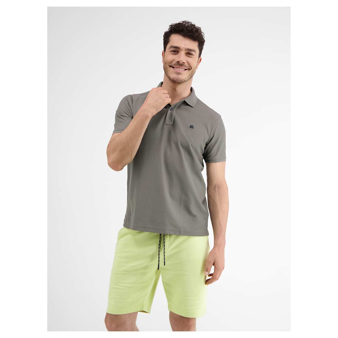 Herren Piqué Poloshirt von Lerros in Grau, Vorderansicht am Model