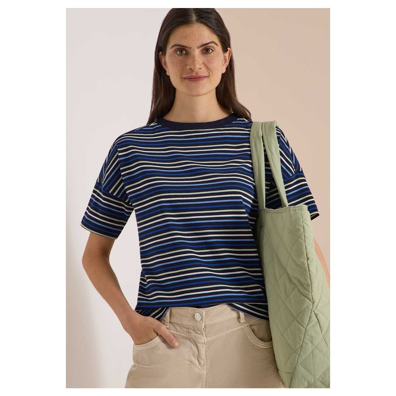 Damen T-Shirt Multi Striped von Cecil in Dunkelblau gestreift, detaillierte Vorderansicht am Model