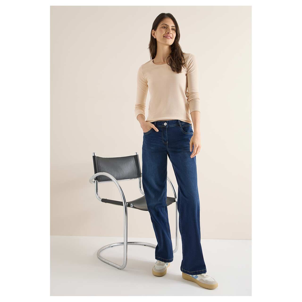 Damen Langarm Shirt Pia von Cecil in Hellbeige, Ganzkörperansicht am Model