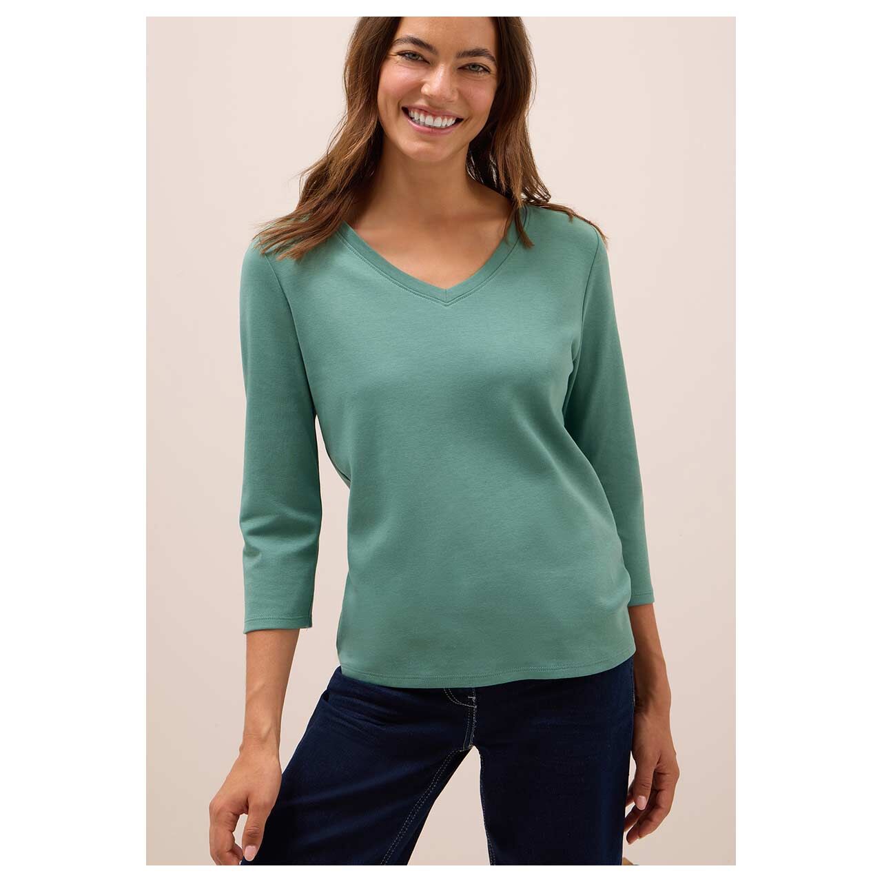 Damen 3/4 Arm Shirt Basic V-Neck von Cecil in Grün, Vorderansicht am Model