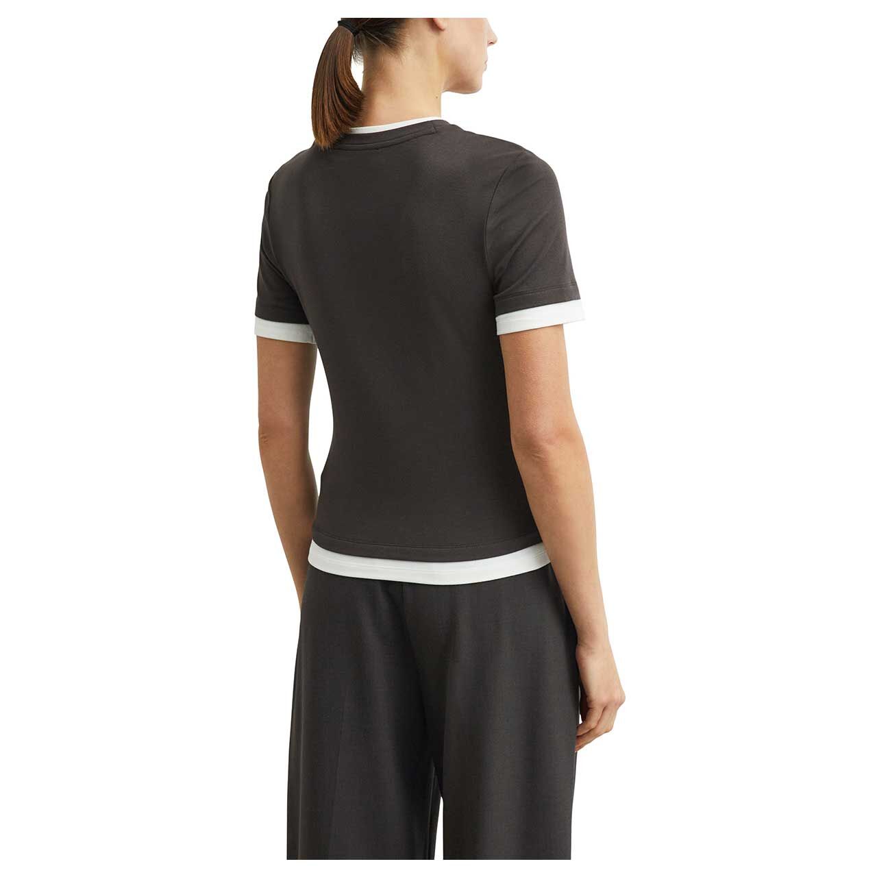 Damen T-Shirt von Comma in Dunkelbraun, Rückansicht am Model