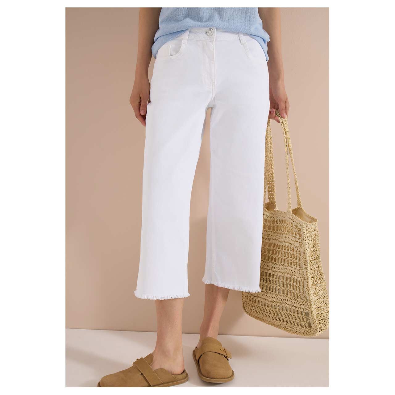Damen 3/4 Jeans Neele von Cecil in Weiß, gestylte Vorderansicht am Model