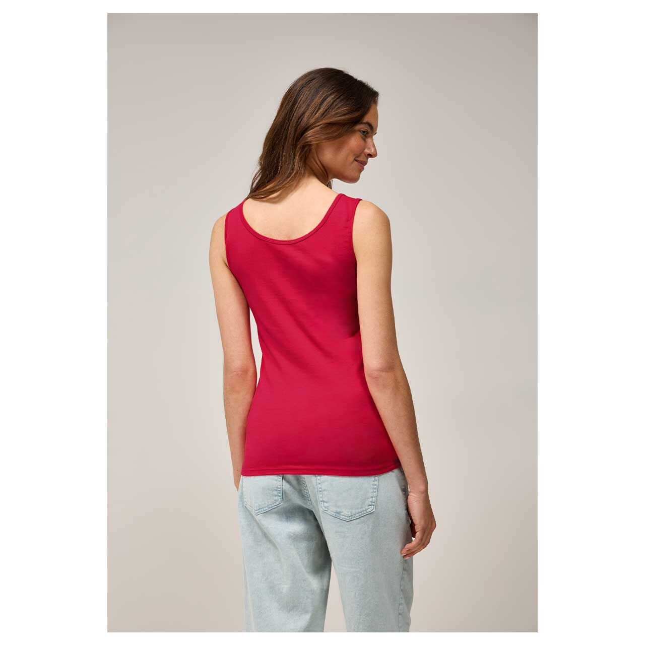 Rückansicht des Models mit dem Damen Top von Cecil in Rot