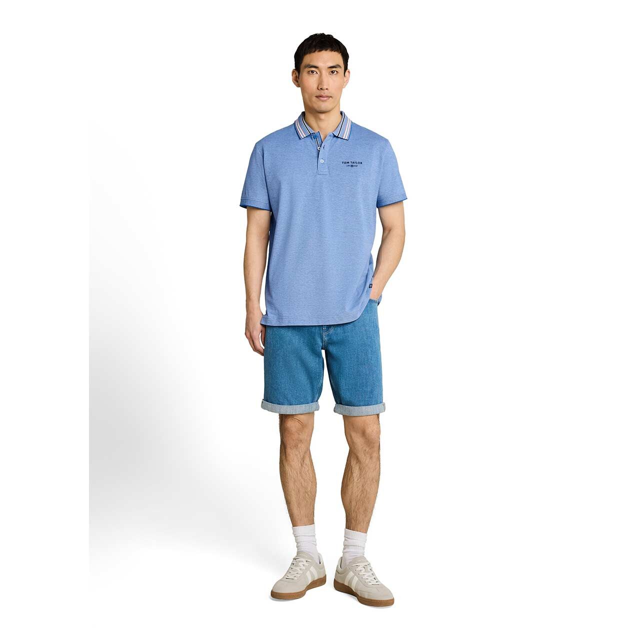 Herren Poloshirt von Tom Tailor in Blau meliert, Ganzkörperansicht am Model