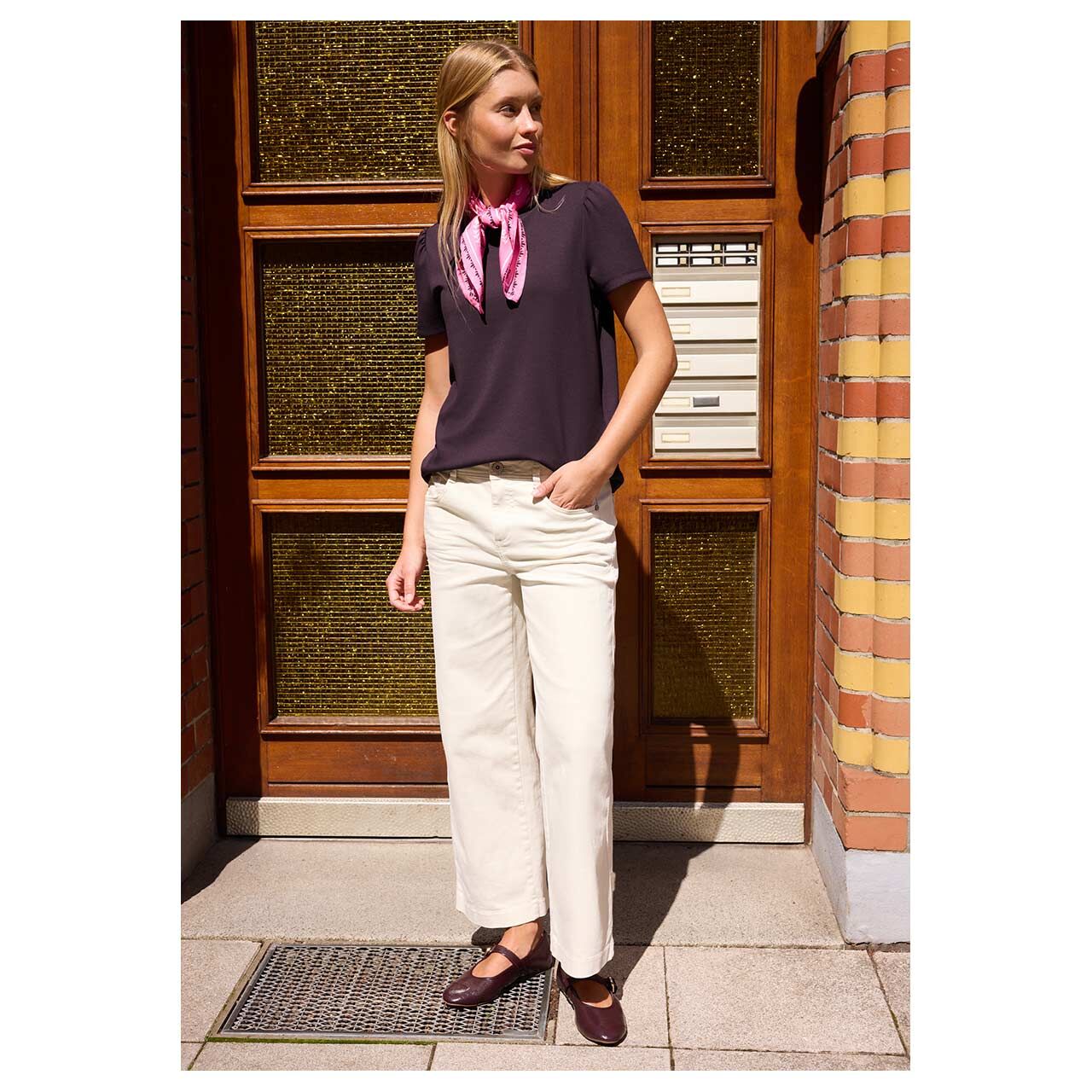 Damen T-Shirt Puff Sleeves von Street One Studio in Lila, Ganzkörperansicht am Model