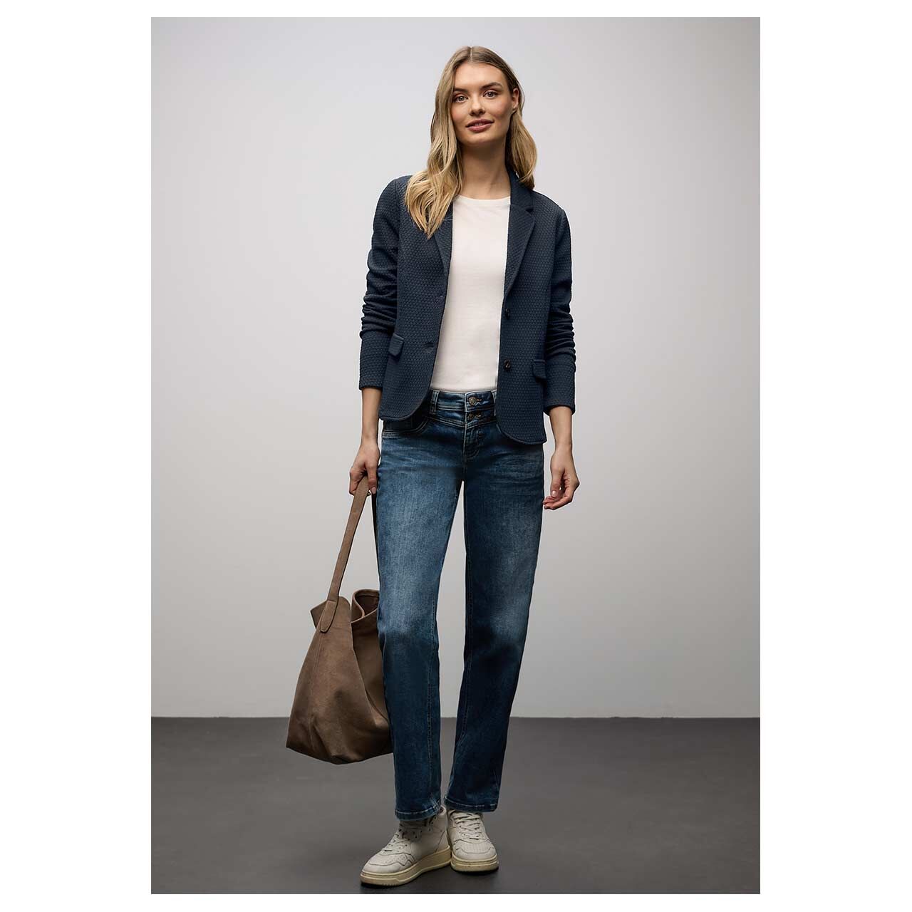 Damen Blazer Basic Structure von Street One in Dunkelblau, Ganzkörperansicht am Model