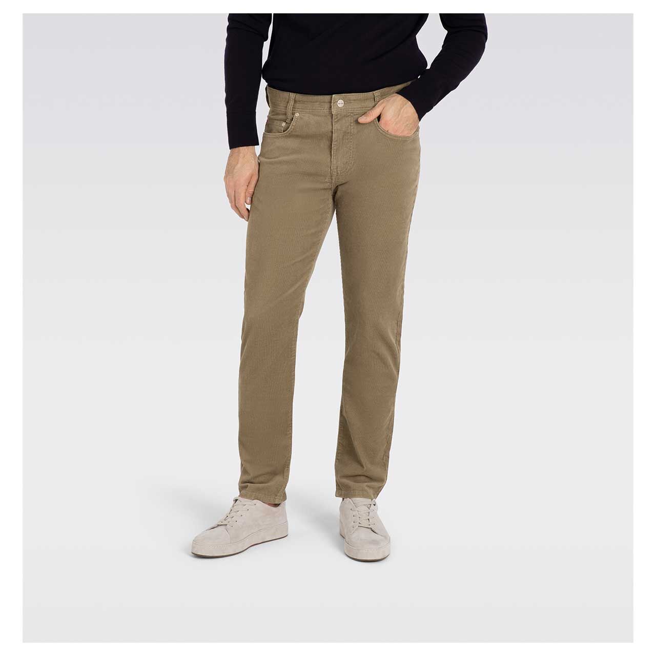 Herren Cordhose Arne von MAC in Braun, Vorderansicht am Model