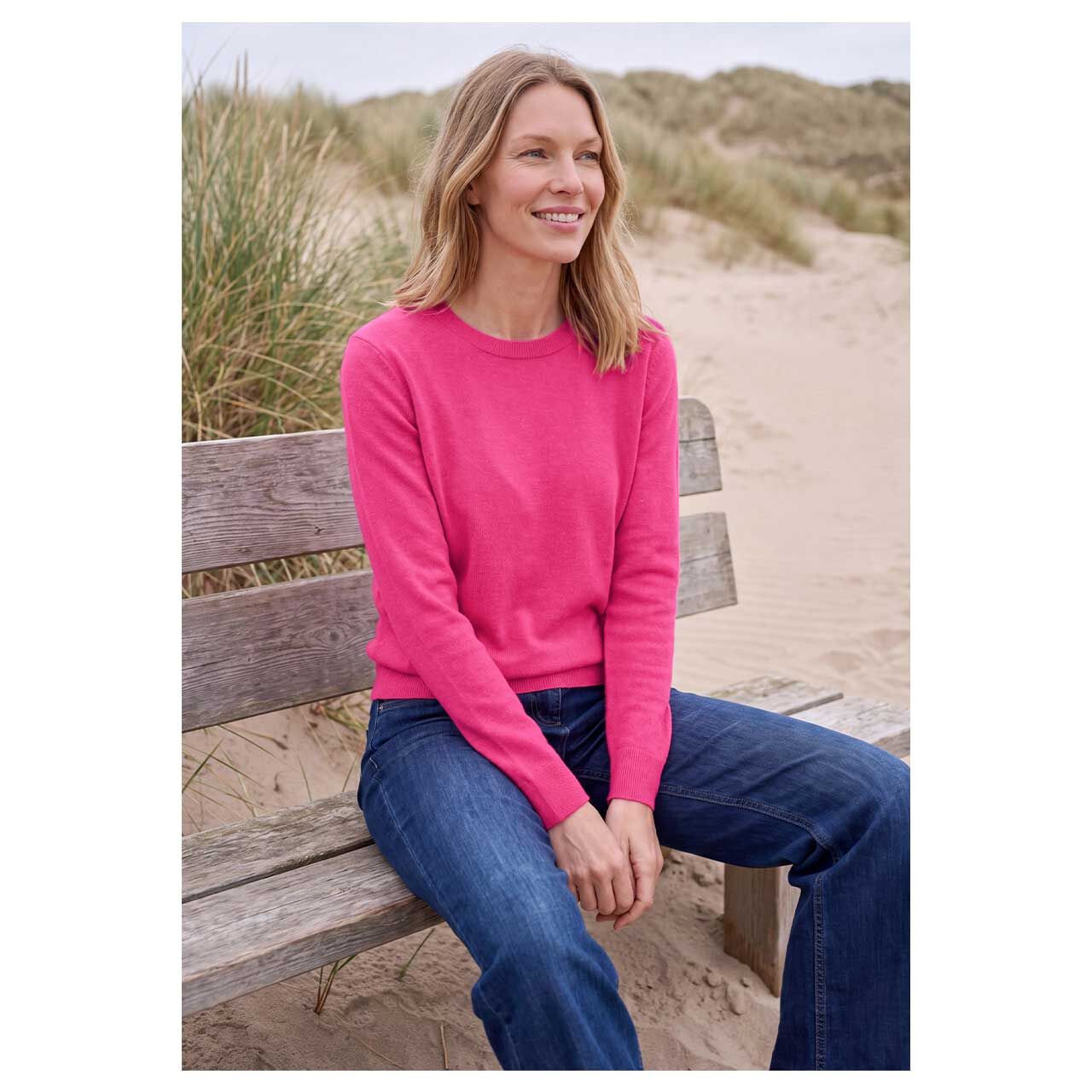 Damen Pullover Cosy Roundneck von Cecil in Pink meliert, Vorderansicht am sitzenden Model