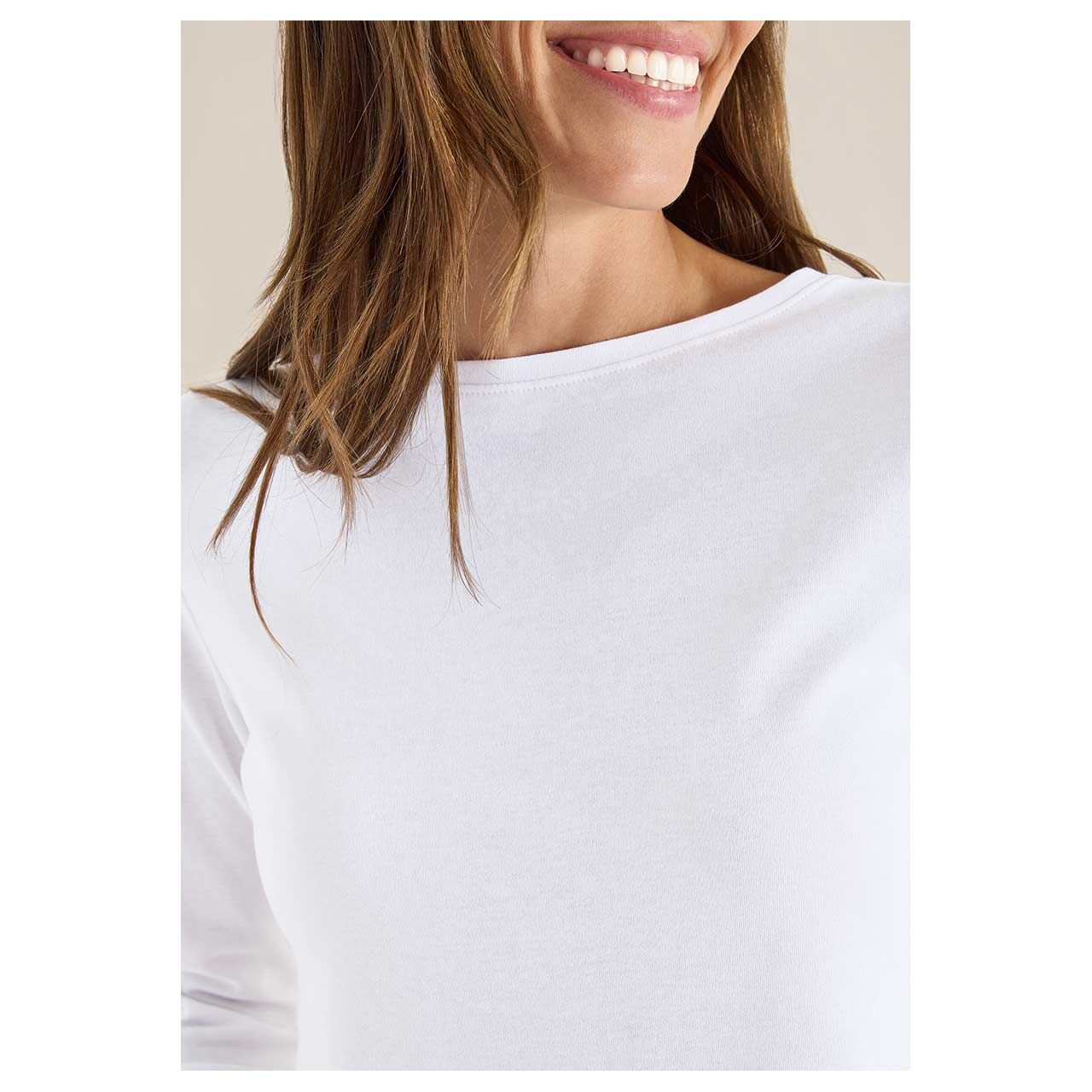 Damen 3/4 Arm Shirt Basic Boatneck von Cecil in Weiß, detaillierte Vorderansicht am Model