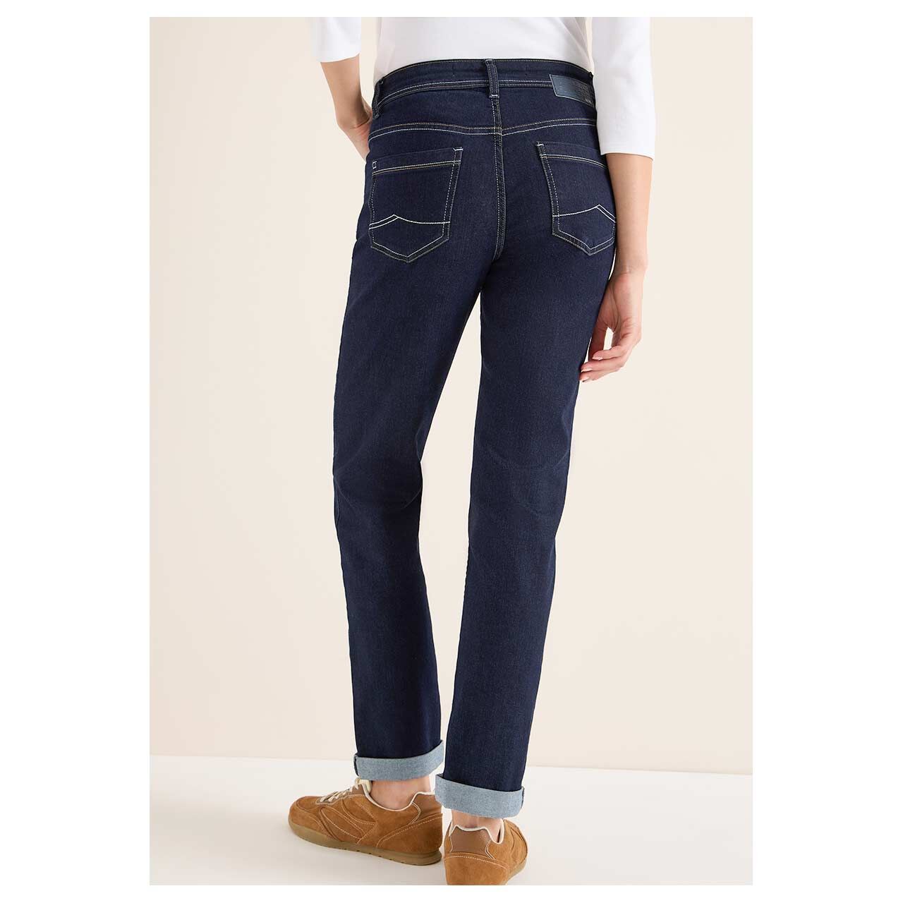 Damenjeans Toronto von Cecil in Dunkelblau, Rückansicht am Model