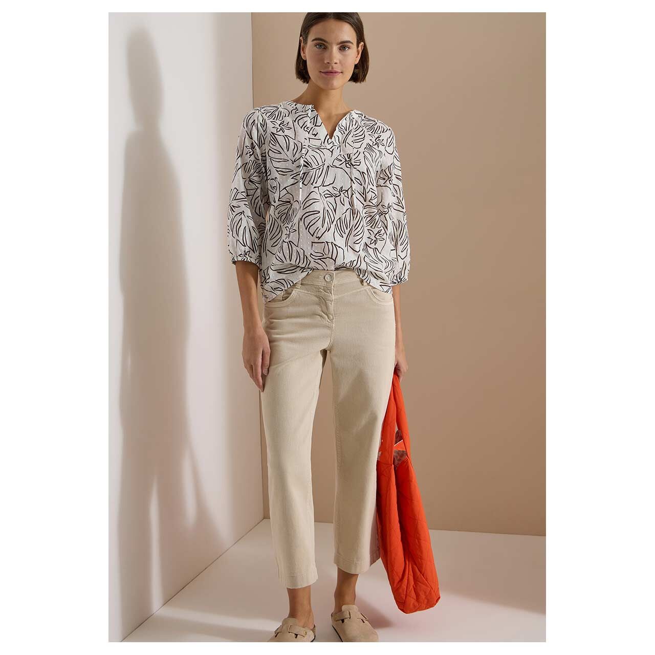 Damen 3/4 Arm Bluse Print Tunic von Cecil in Cremeweiß mit Print, Ganzkörperansicht am Model