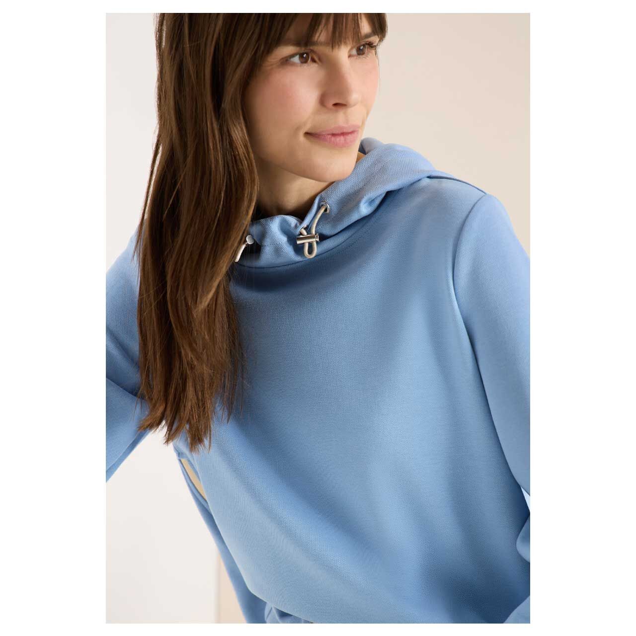 Damen Hoodie Sweatshirt Zip Details von Cecil in Hellblau, detaillierte Vorderansicht am Model