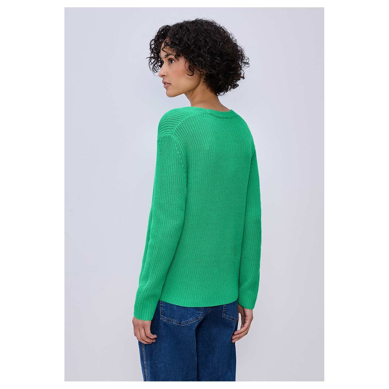 Damen Pullover V-Neck Sweater von Street One in Grün, Rückansicht am Model