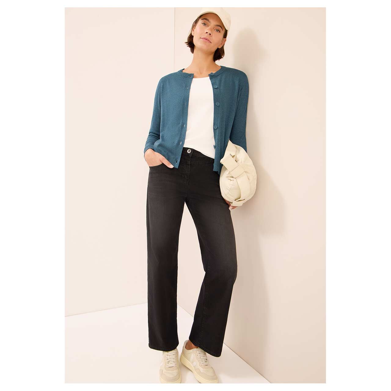 Damen Strickjacke Buttoned Cardigan von Cecil in Petrol meliert, Ganzkörperansicht am Model