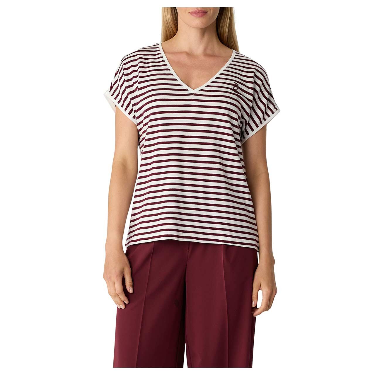 Damen T-Shirt von Comma in Dunkelrot gestreift, Vorderansicht am Model