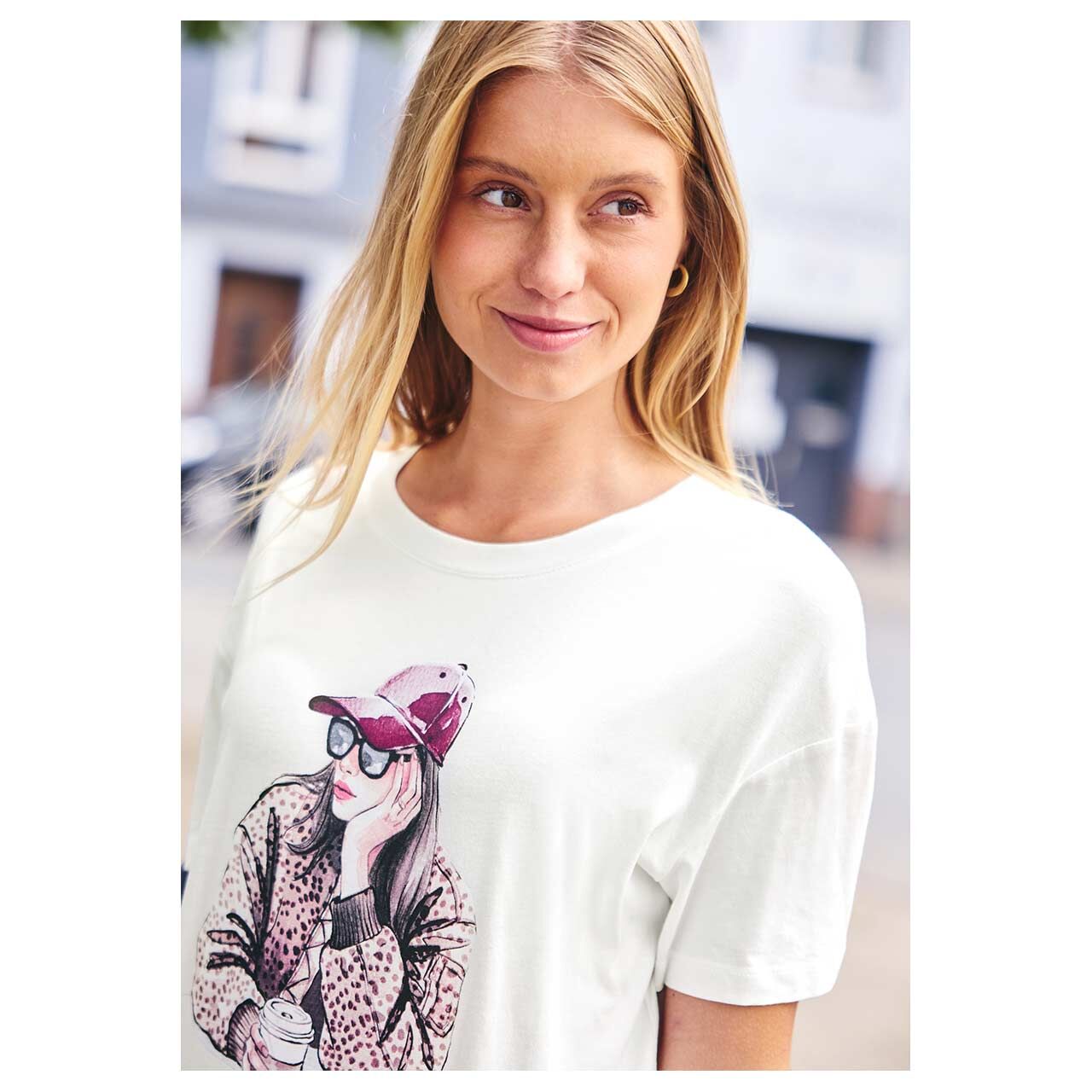 Damen T-Shirt Lady Print von Street One Studio in Cremeweiß mit Print, detaillierte Vorderansicht am Model