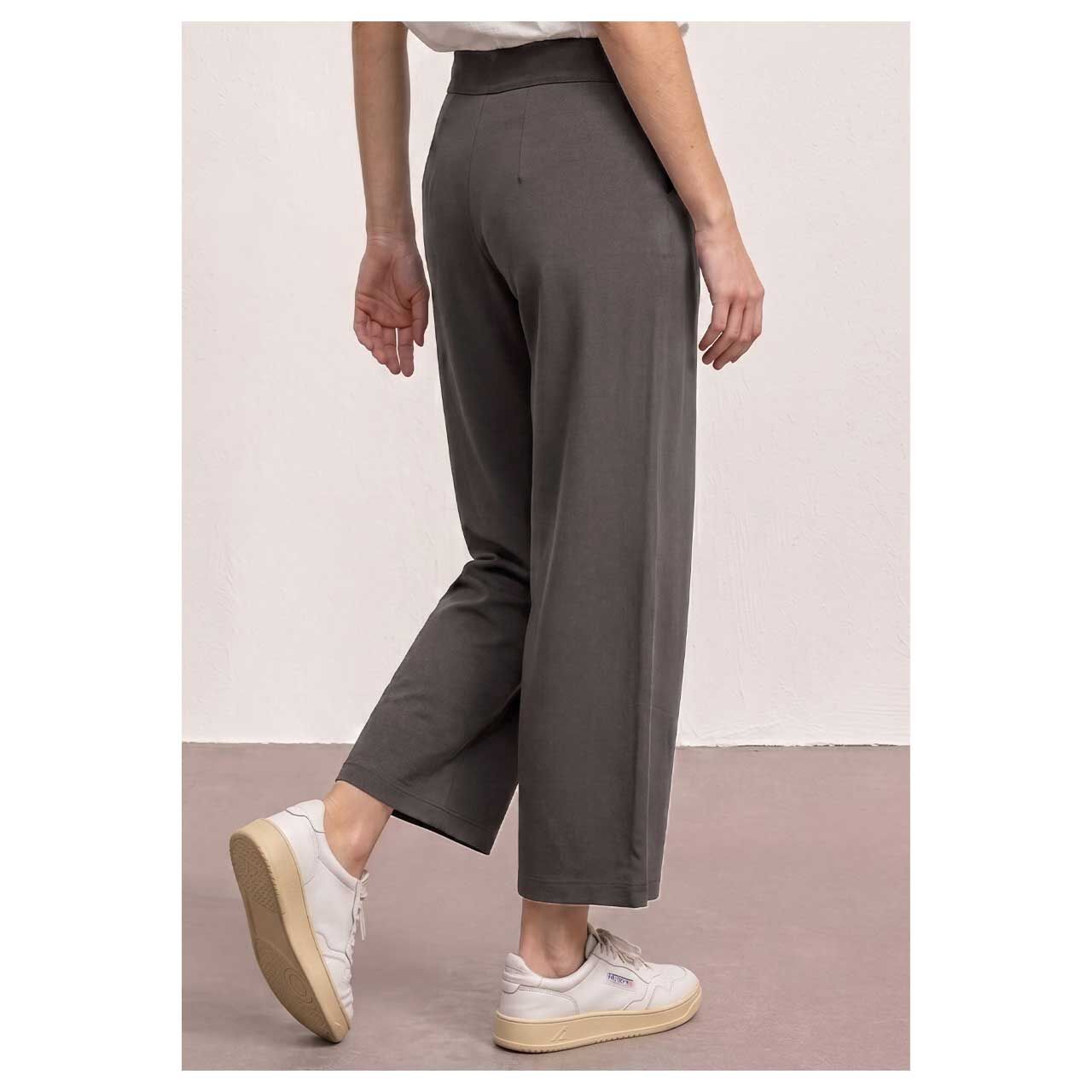 Stretch Damen 7/8 Hose Emee Wide Leg von Street One in Dunkelbraun, Rückansicht am Modell