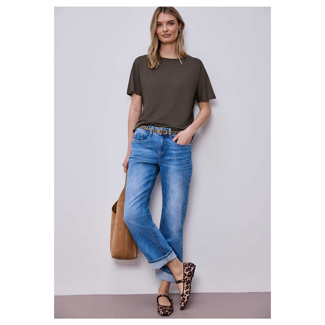 Damen T-Shirt Crista von Street One in Dunkelbraun, Ganzkörperansicht am Model