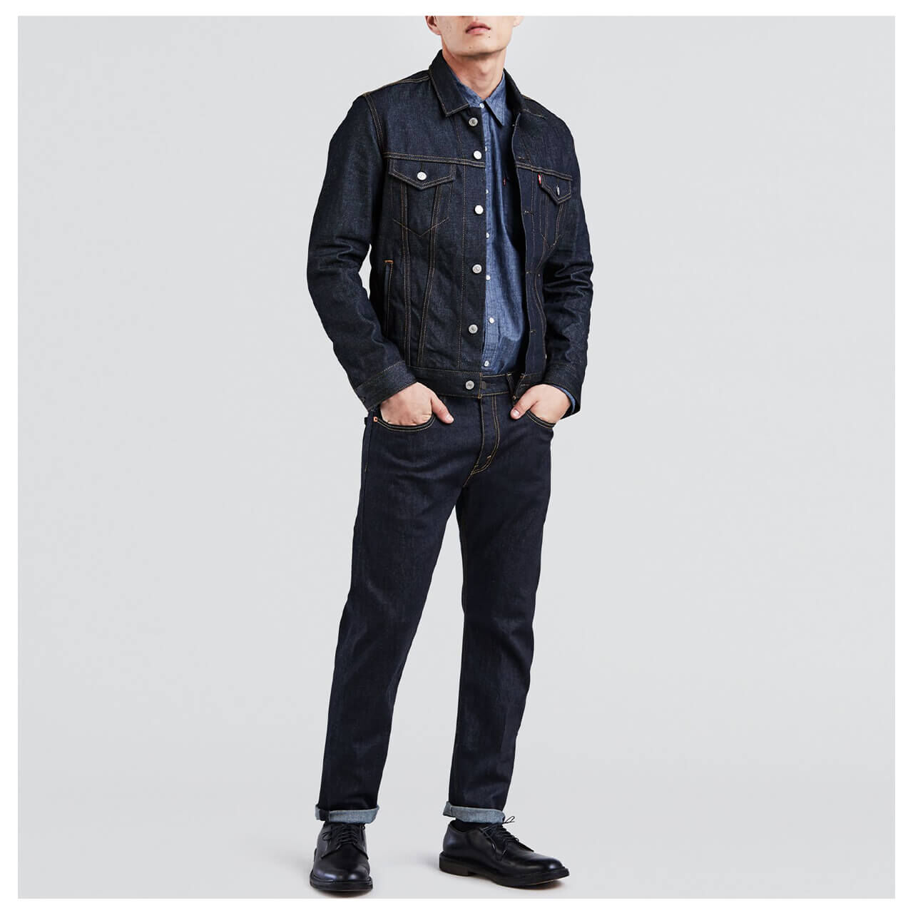 levis-jeans-schwarz Herren Jeans 502 von Levi's® in Dunkelblau, Vorderansicht am Modell