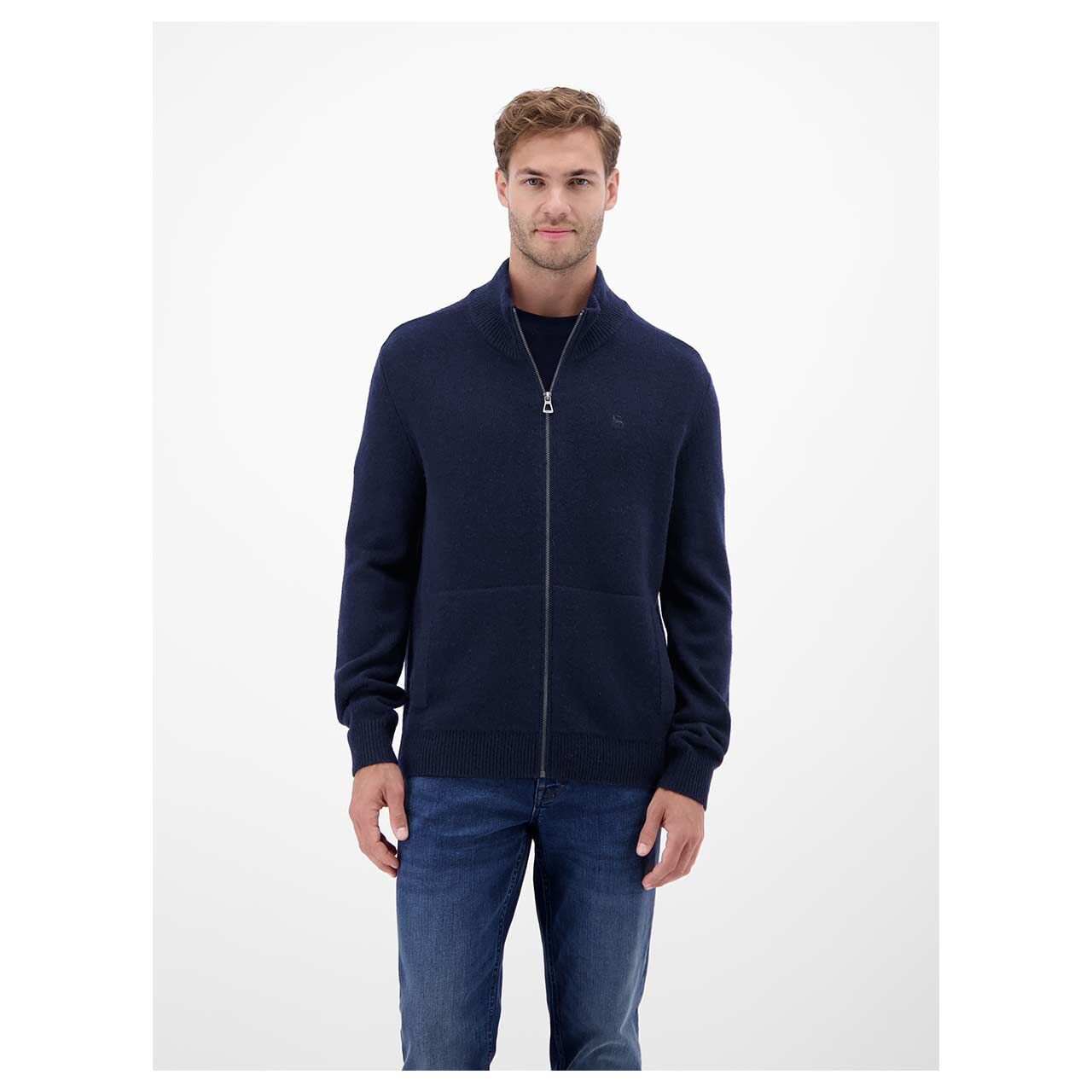 Herren Strickjacke von Lerros in Dunkelblau, Vorderansicht am Model