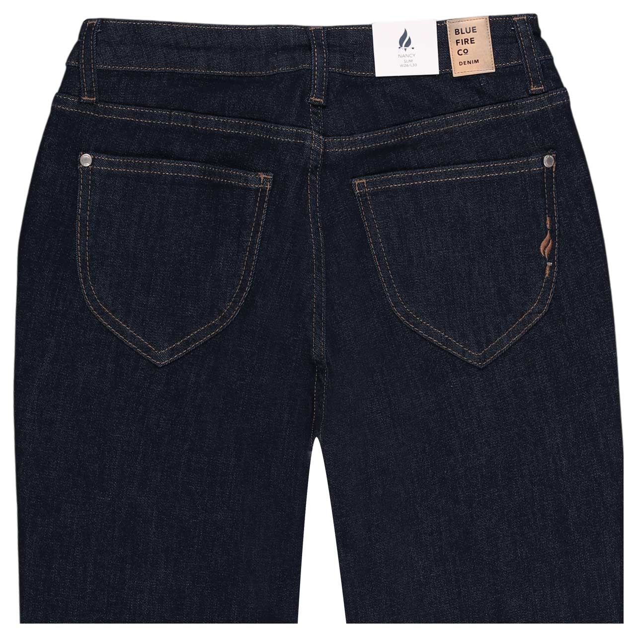 Stretch Damenjeans Nancy von Blue Fire in Dunkelblau, detaillierte Rückansicht
