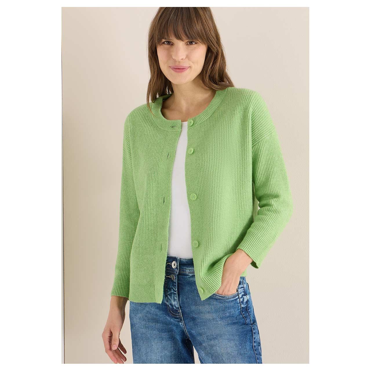 Damen Strickjacke Short Cardigan von Cecil in Grün meliert, Vorderansicht am Model
