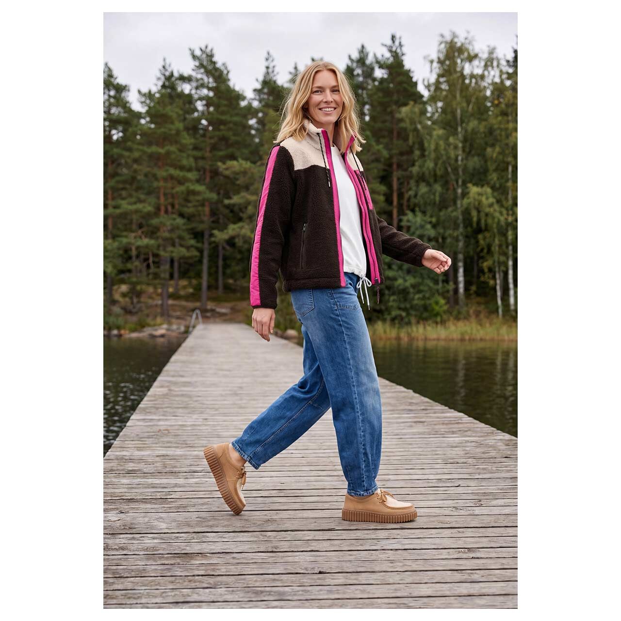 Damen Teddyjacke Matmix von Cecil in Dunkelbraun-Pink, Ganzkörperansicht am Model