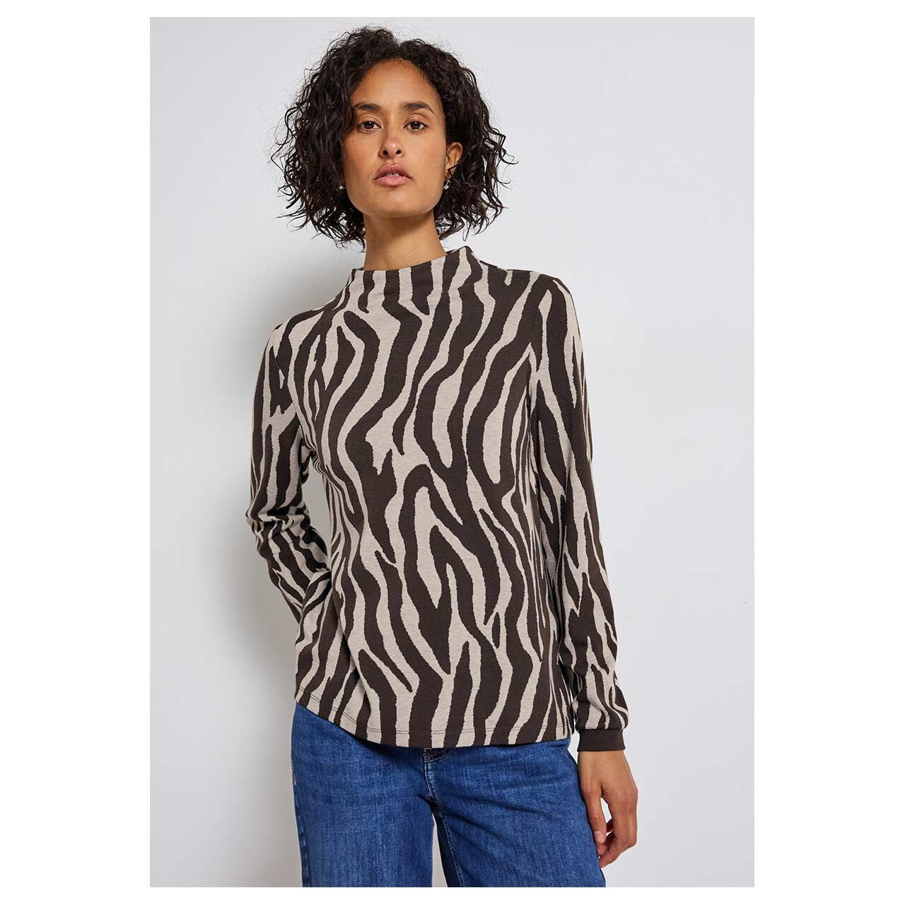 Damen Pullover Dessin Turtle Neck von Street One in Dunkelbraun mit Print, Vorderansicht am Model