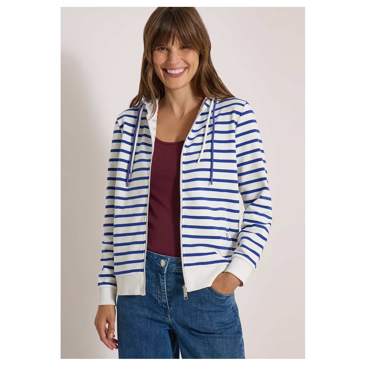 Damen Hoodie Shirtjacke Striped von Cecil in Blau gestreift, weitere Vorderansicht am Model