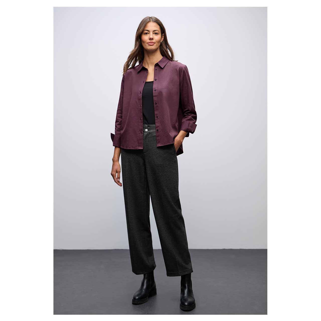 Damen Langarm Bluse Buttoned Shirtcollar von Street One in Lila, Vorderansicht am Model