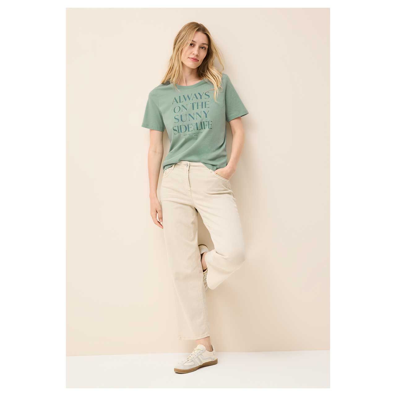 Damen T-Shirt Glitter Foil Print von Cecil in Pastellgrün, Ganzkörperansicht Outfit Modell