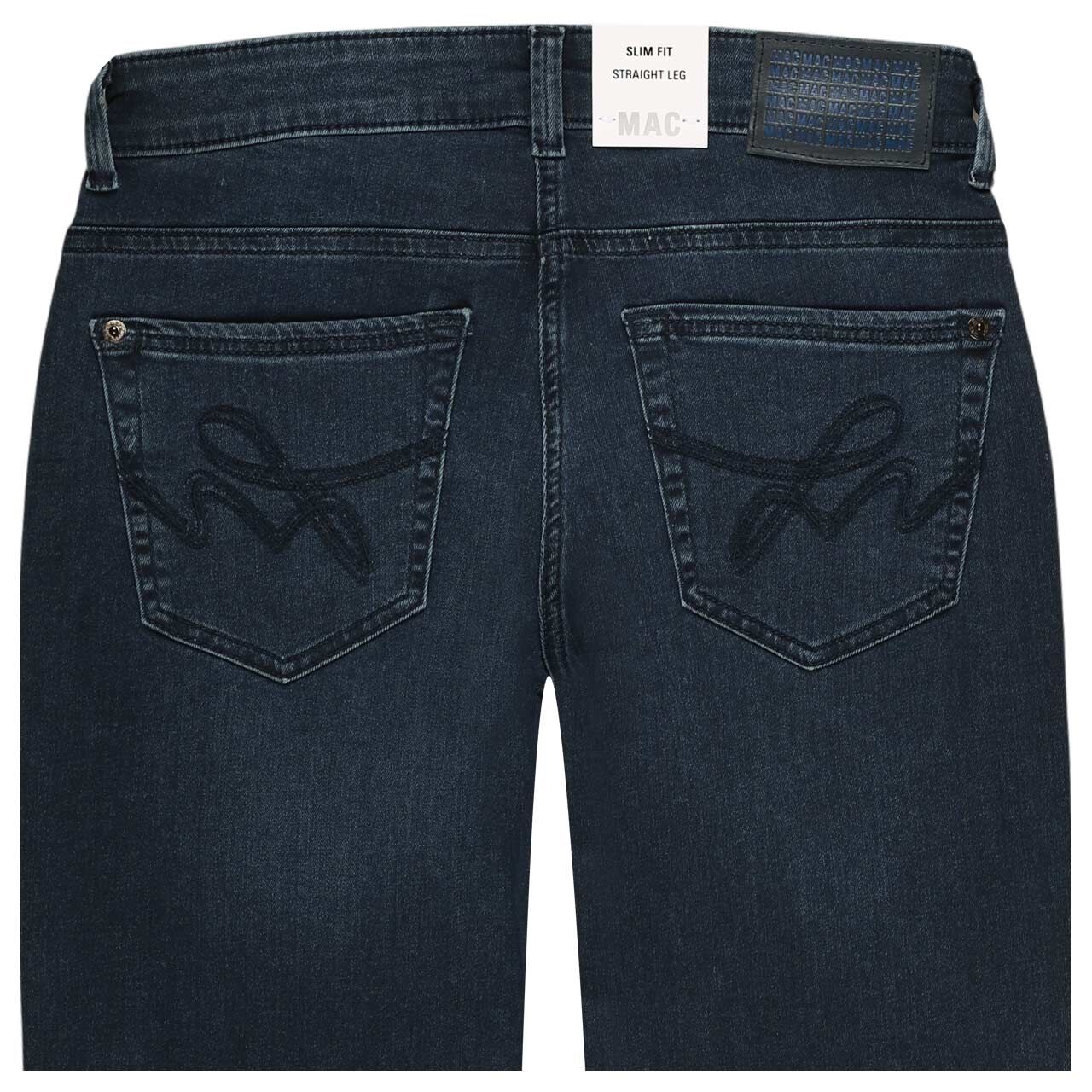 Damenjeans Carrie von MAC in Dunkelblau angewaschen, detaillierte Rückansicht