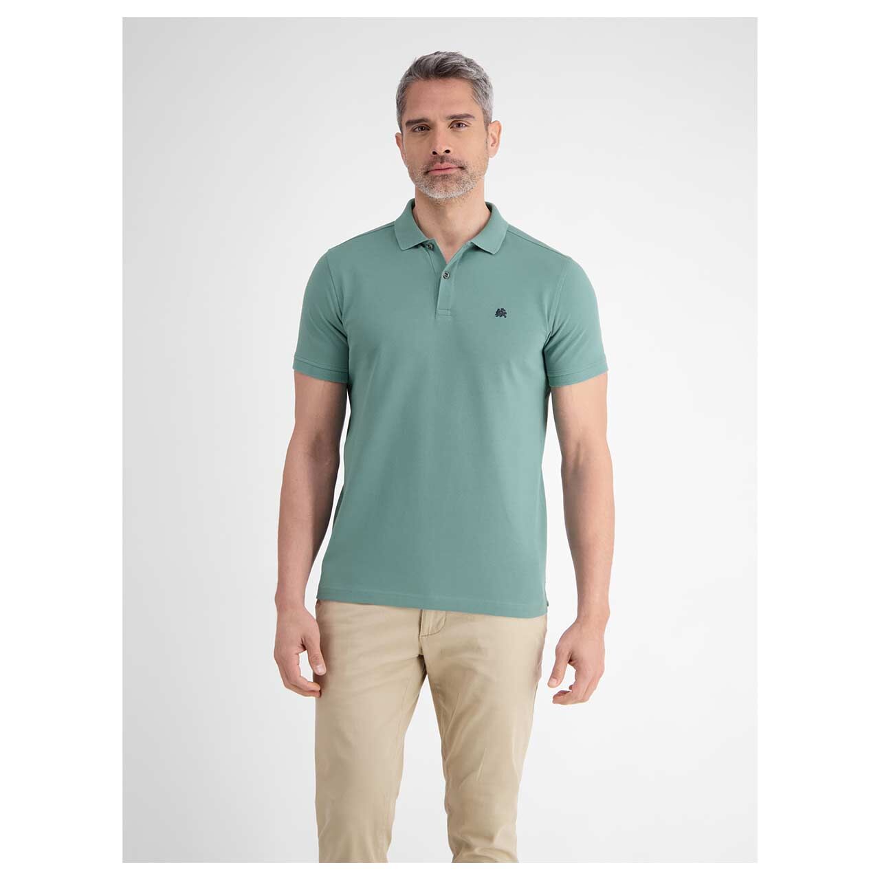 Herren Piqué Poloshirt von Lerros in Petrol mit der Farbnummer 429, Vorderansicht am Model