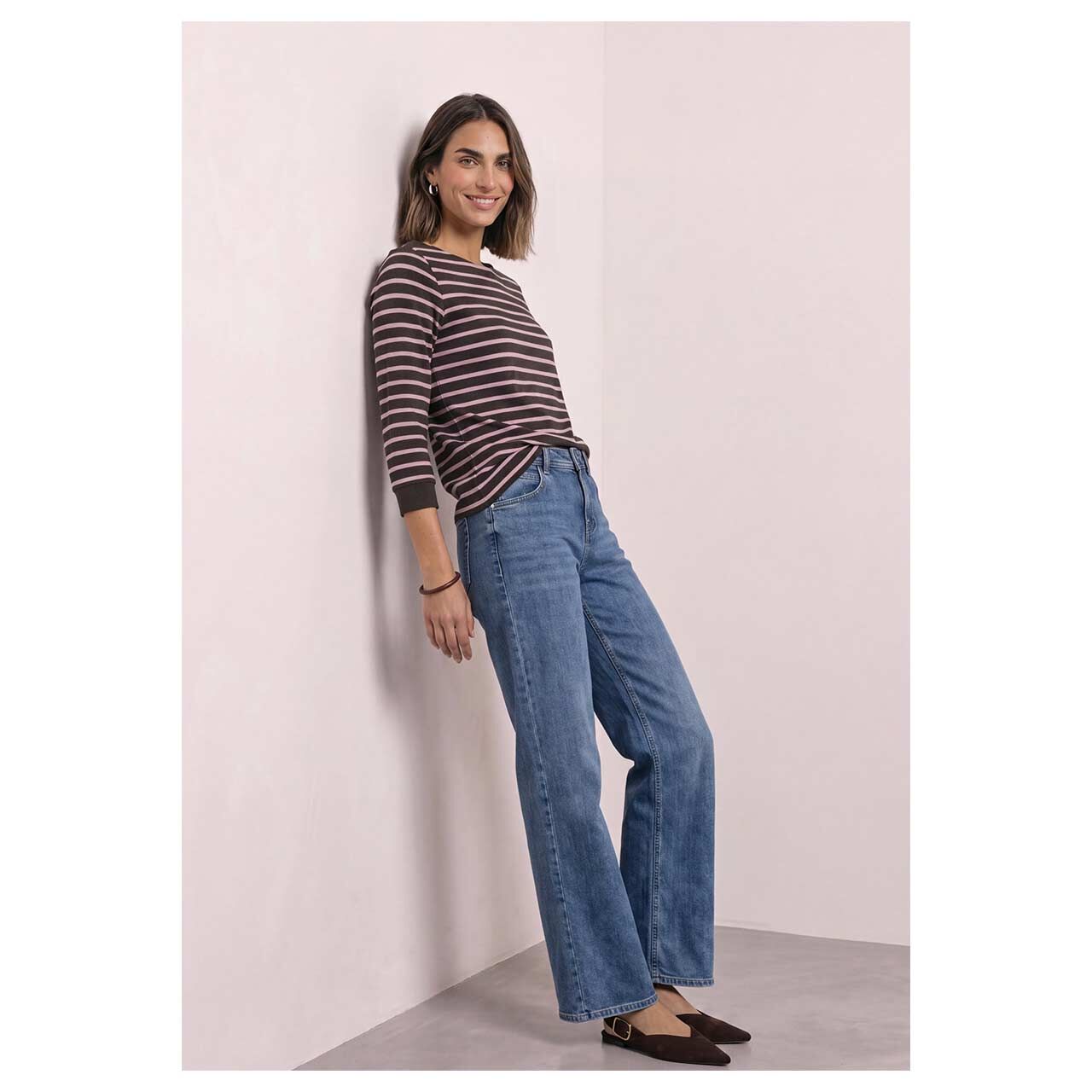 Damen 3/4 Arm Shirt Basic U-Boat von Street One in Rosa gestreift, Ganzkörperansicht am Model